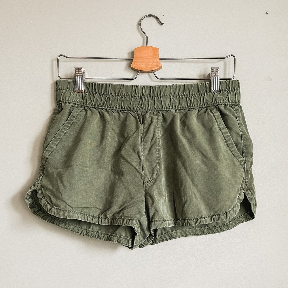 American Eagle pull on shorts